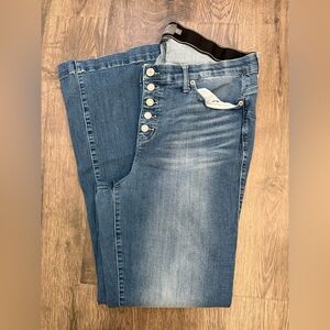Torrid Bombshell Flare Button Fly Women’s Medium Wash Denim Jeans Size 18T